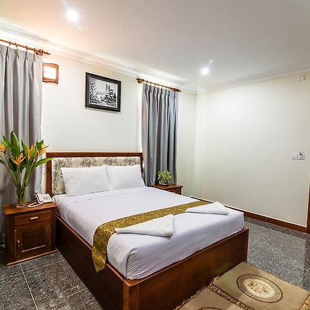 Tan Tower Hotel Пном Пен Екстериор снимка