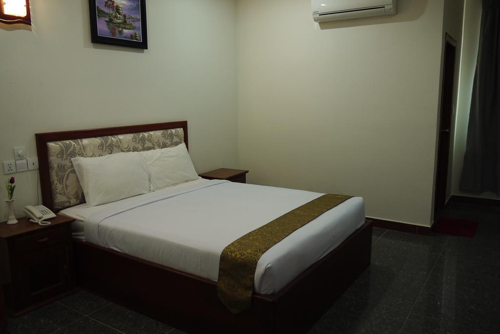Tan Tower Hotel Пном Пен Екстериор снимка