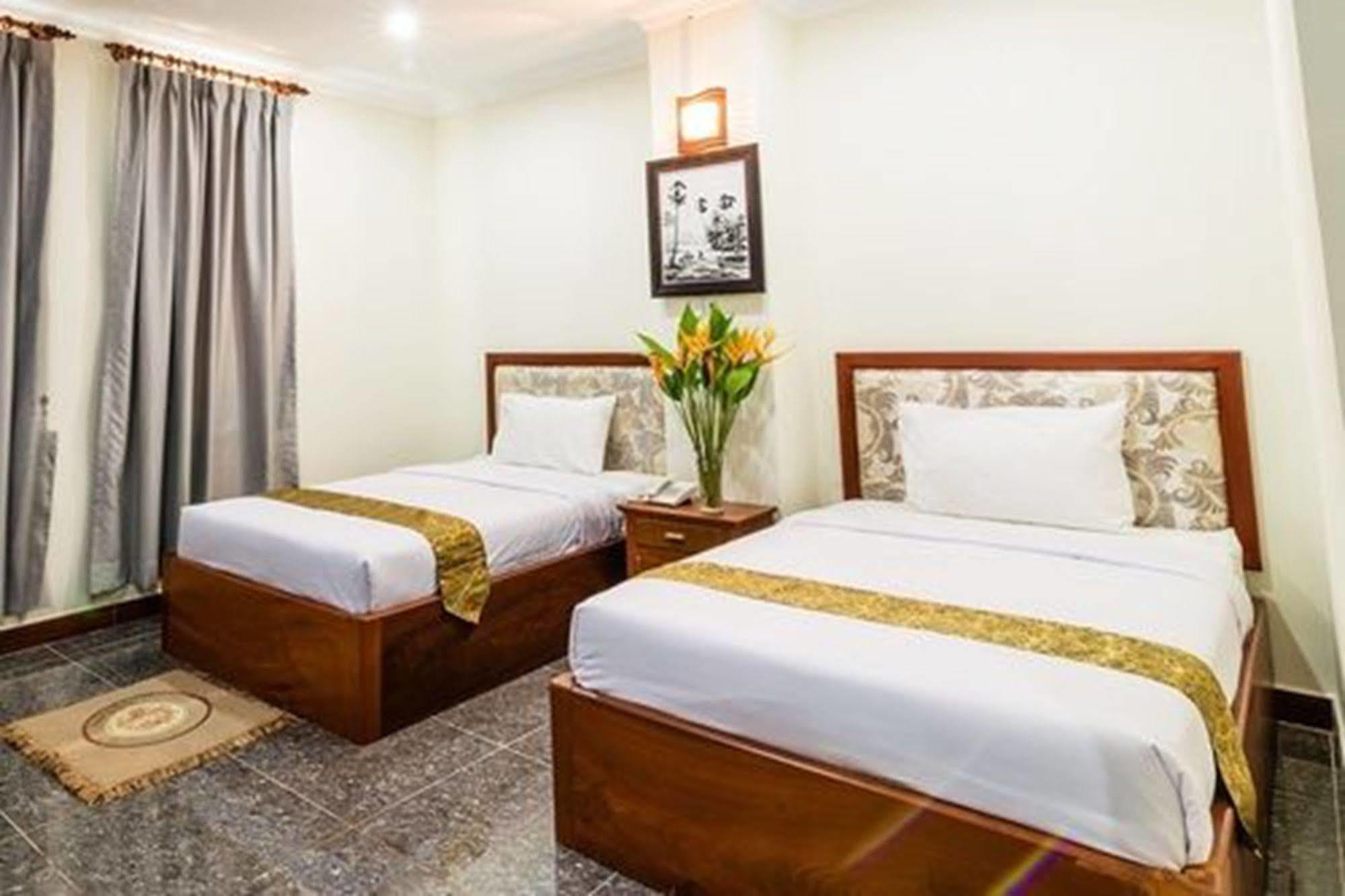 Tan Tower Hotel Пном Пен Екстериор снимка
