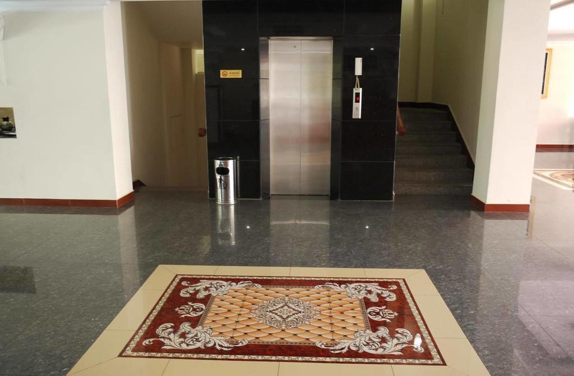 Tan Tower Hotel Пном Пен Екстериор снимка